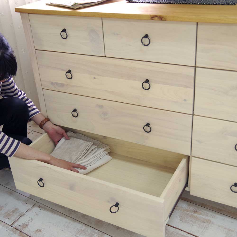 低ホルムアルデヒドのパイン無垢チェスト