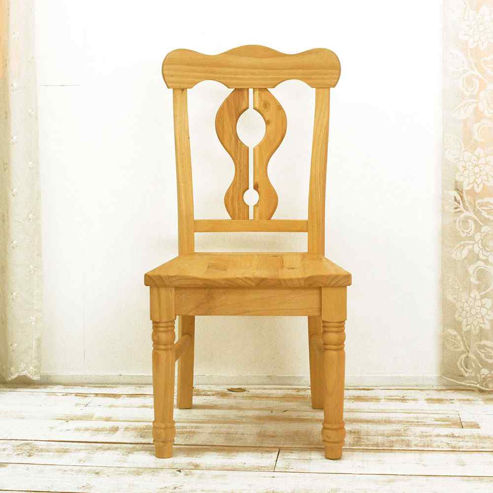 ラインがとても綺麗で座り心地もすごくいいと人気の椅子