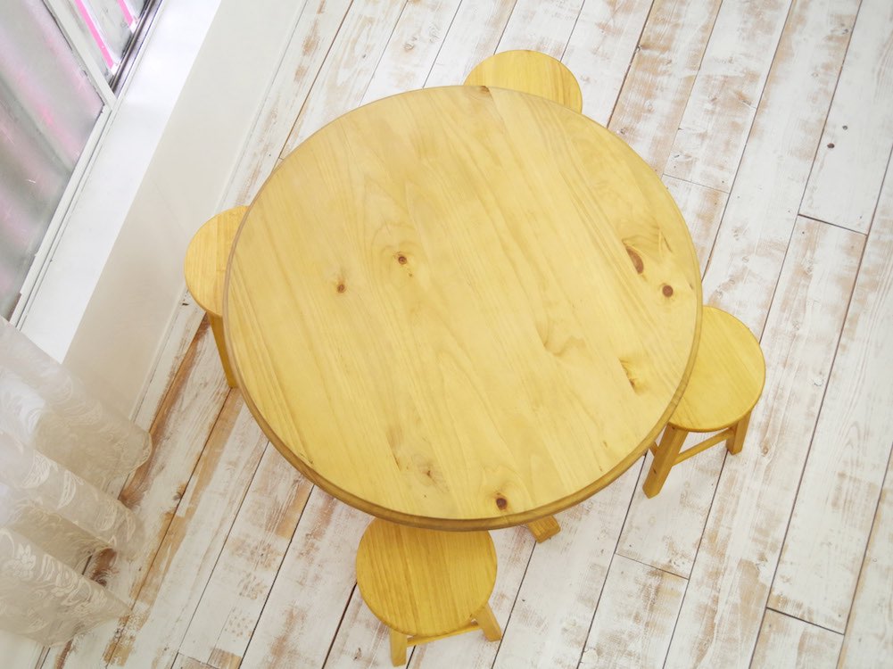 丸いテーブル｜パイン家具